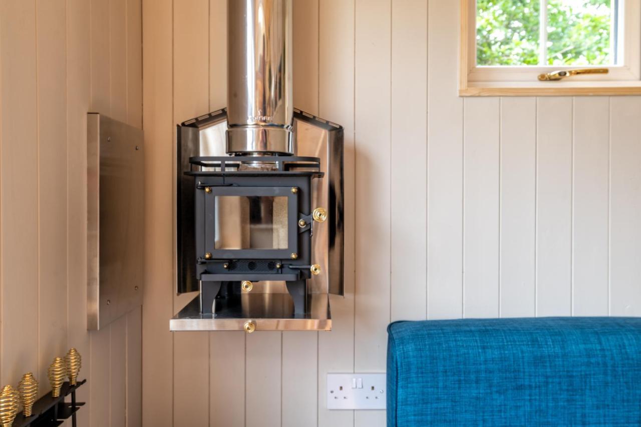 Enchanting Tiny House With Wood Burner And Hot Tub In Cairngorms Ballater Kültér fotó