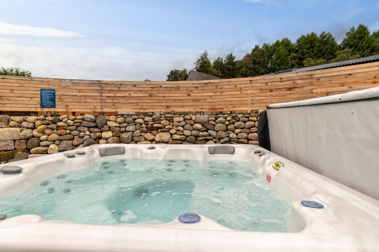 Enchanting Tiny House With Wood Burner And Hot Tub In Cairngorms Ballater Kültér fotó